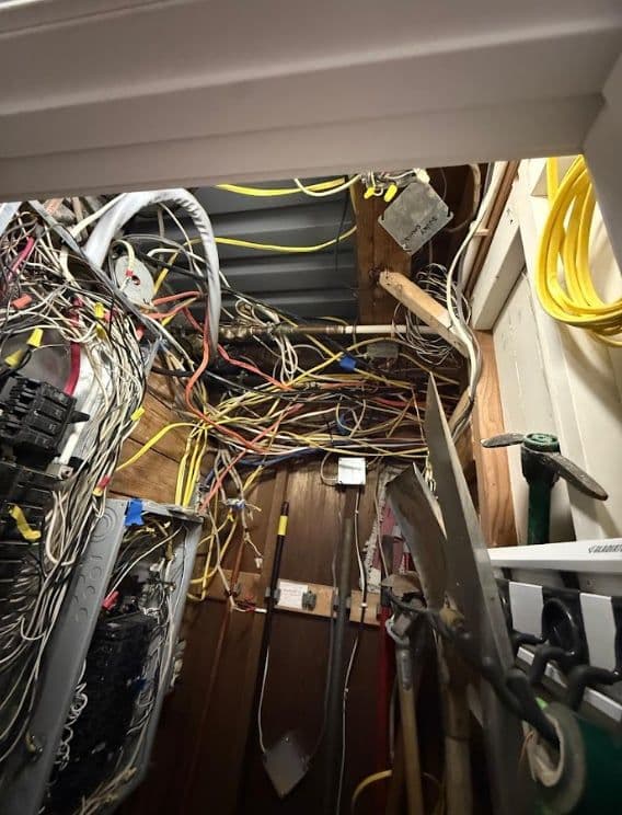 Gallery photos for What Dangerous Home Wiring Actually Looks Like: Image #1