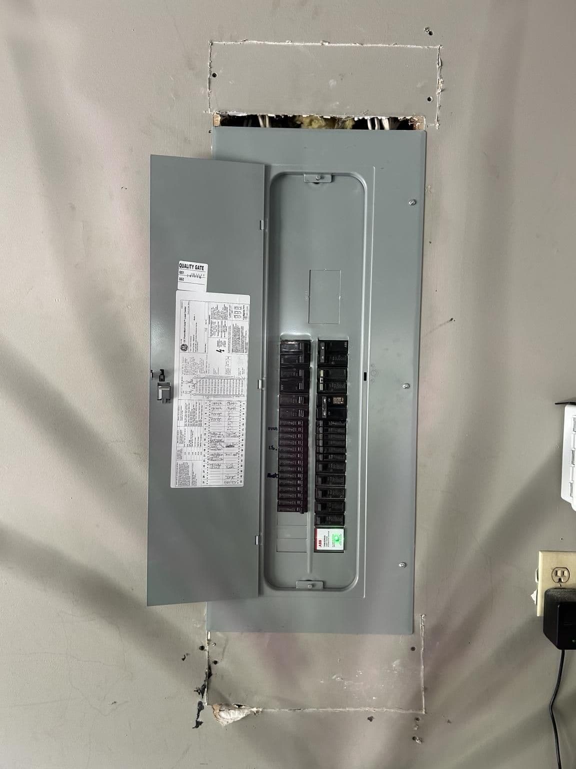 Gallery photos for Upgrade Your Home's Safety with Surge Protection: Image #3