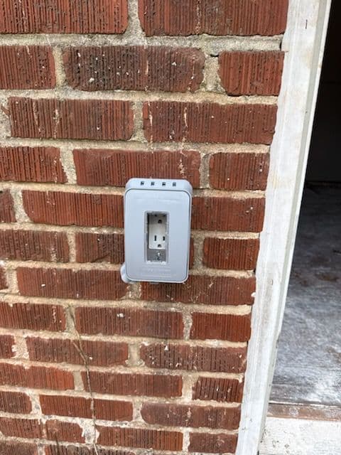 Gallery photos for Seamless Indoor and Outdoor Electrical Updates: Image #1